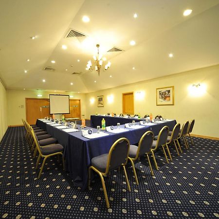Best Western Plus Bentley Hotel, Leisure Club&Spa Thorpe on the Hill  Exterior foto