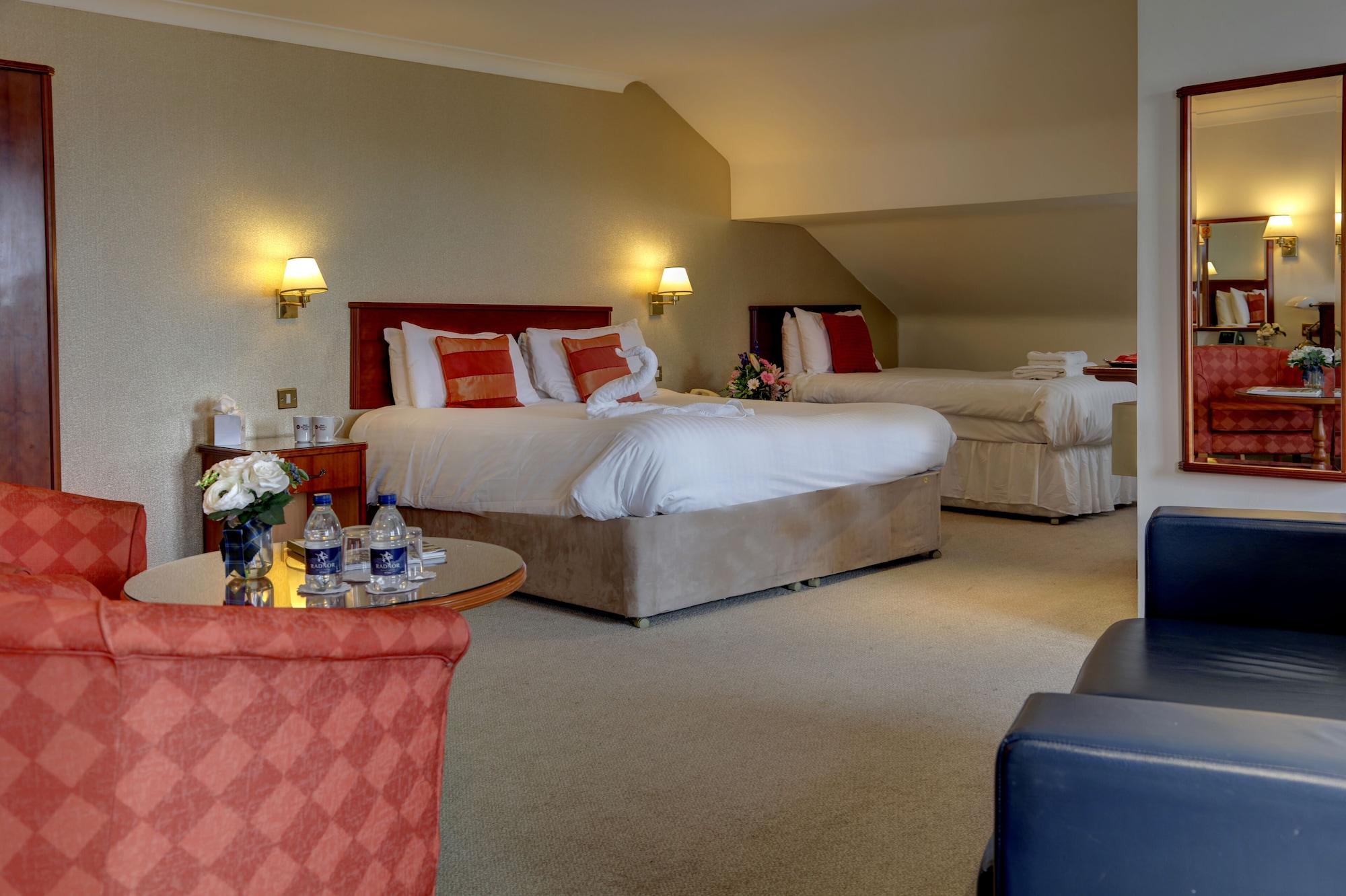 Best Western Plus Bentley Hotel, Leisure Club&Spa Thorpe on the Hill  Exterior foto