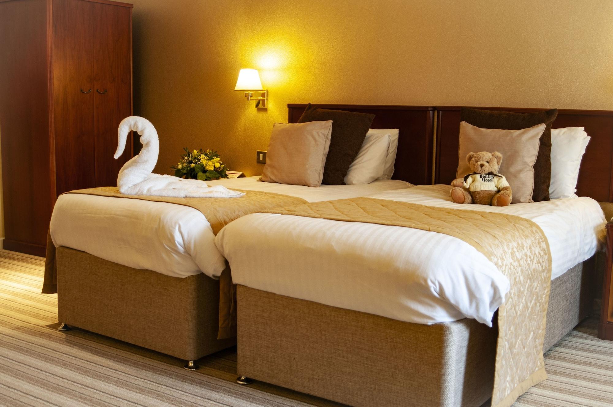 Best Western Plus Bentley Hotel, Leisure Club&Spa Thorpe on the Hill  Exterior foto