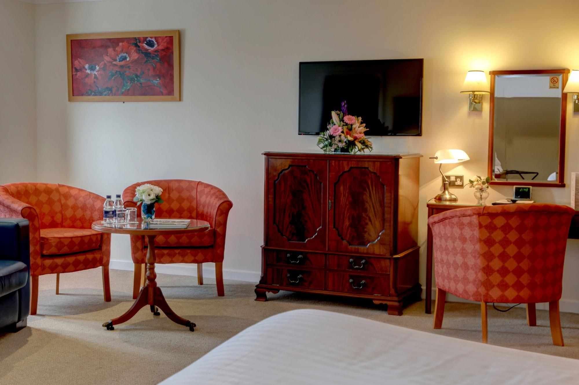 Best Western Plus Bentley Hotel, Leisure Club&Spa Thorpe on the Hill  Exterior foto