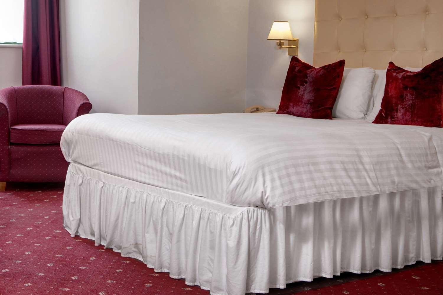 Best Western Plus Bentley Hotel, Leisure Club&Spa Thorpe on the Hill  Exterior foto