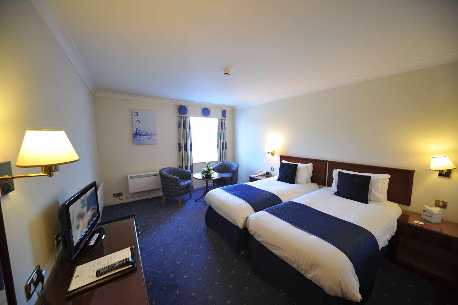 Best Western Plus Bentley Hotel, Leisure Club&Spa Thorpe on the Hill  Exterior foto
