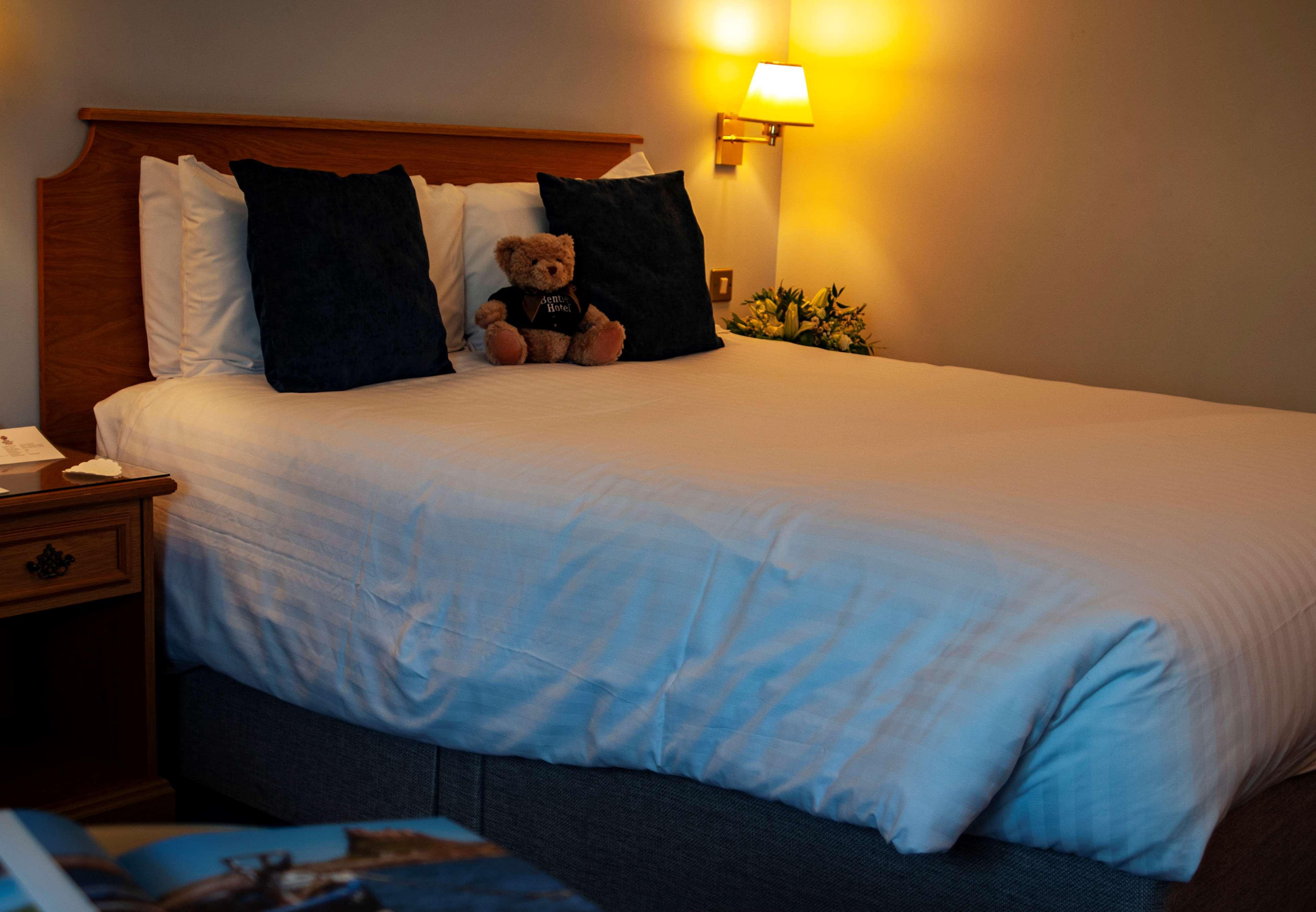 Best Western Plus Bentley Hotel, Leisure Club&Spa Thorpe on the Hill  Exterior foto
